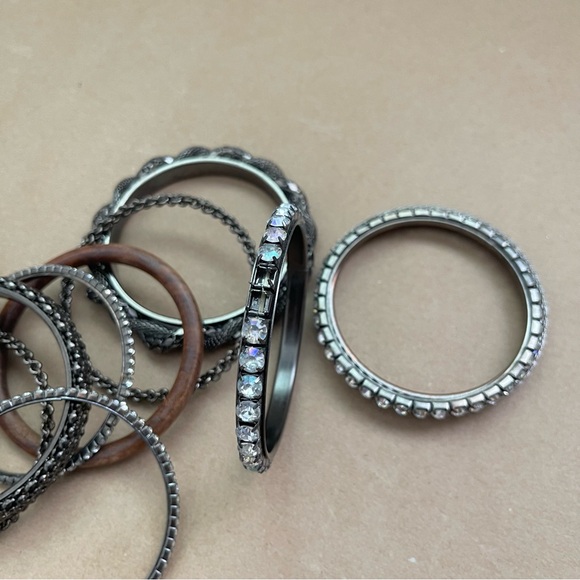 Multi-Tone bangles bracelet set - Picture 7 of 8